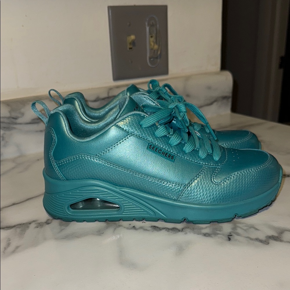 Skechers Aqua Sneakers